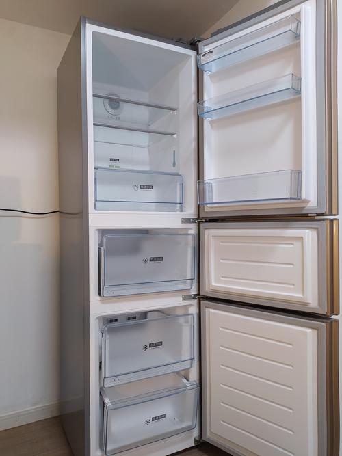 【品牌自营】美的(midea)冰箱三门215升风冷电脑控温中门软冷冻小型