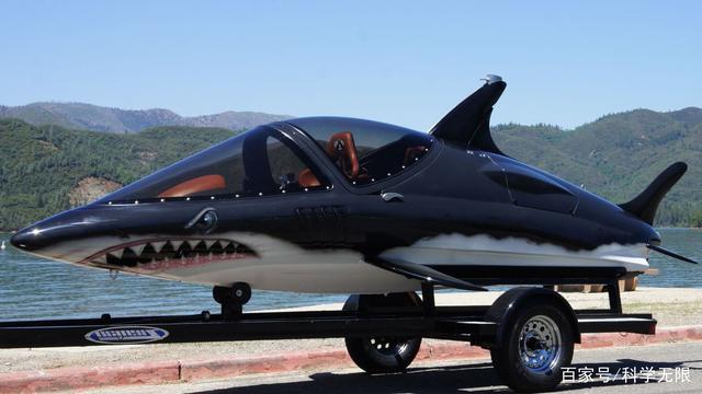 时速高达每小时80公里,还可以坐2个人的仿鲨鱼潜水艇你见过吗?