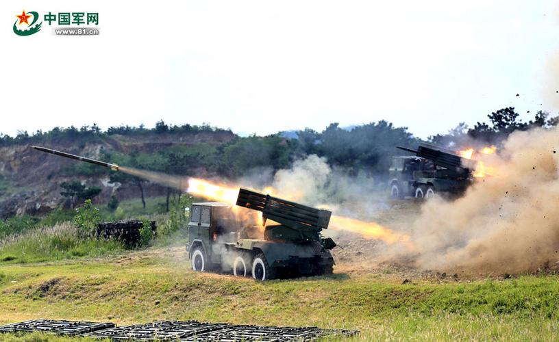 中国海防多型武器实弹射击卡车火箭炮抢眼