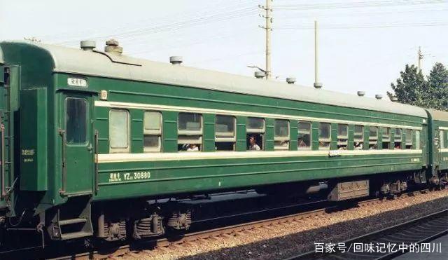 记忆中的四川:老成渝铁路上的5615/5616次绿皮客运列车