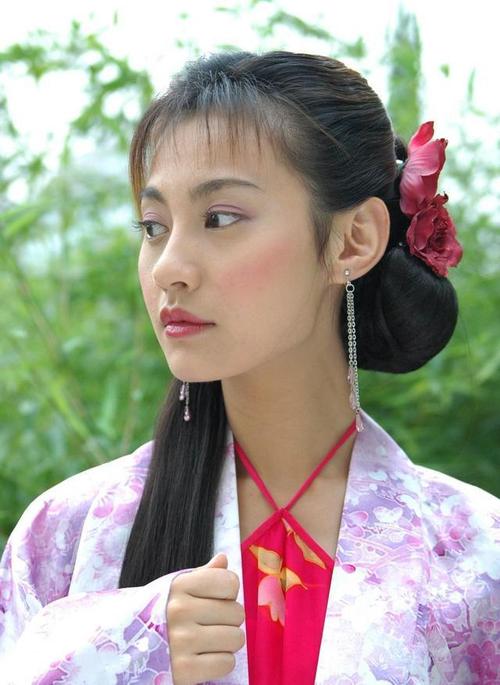 杨雪,"纯天然美女",年过40,容貌依旧美艳