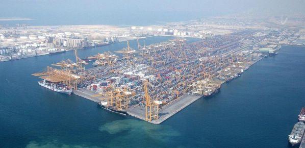 吉达港占沙特阿拉伯集装箱吞吐量60%,港口配备有全球最先进的基础设施
