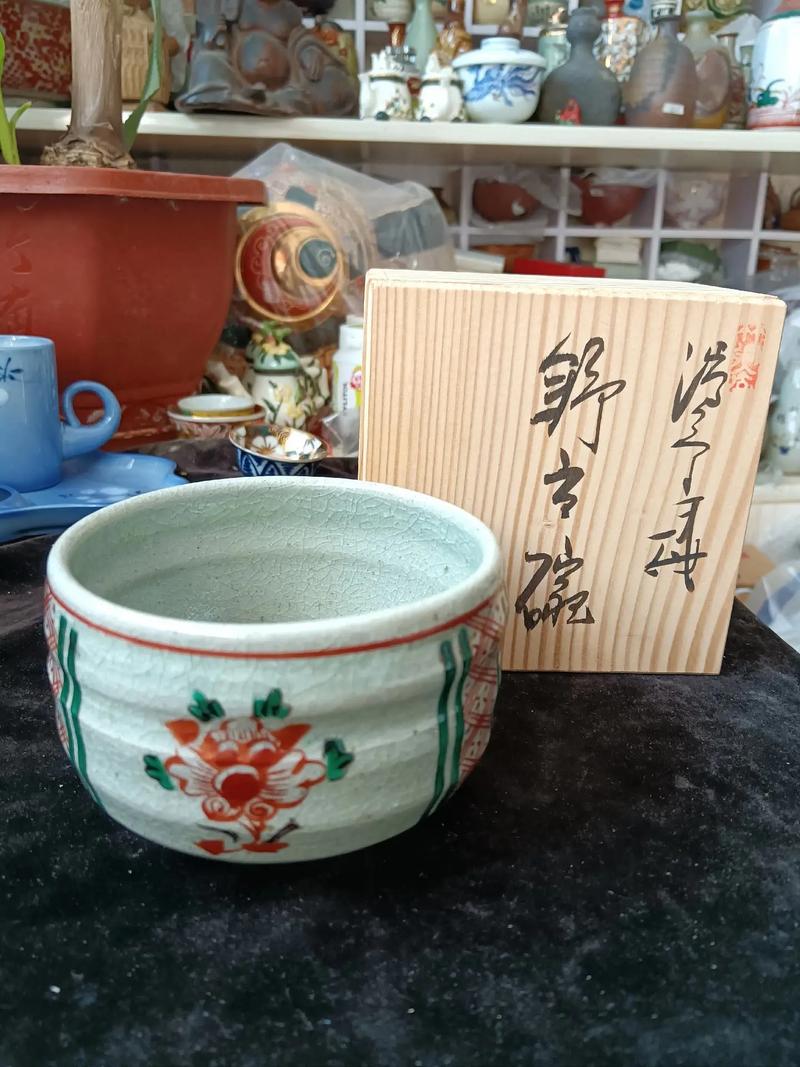 n日本瓷器,涉草烧【柳三】手工红绿彩绘野立碗,抹茶碗,花鸟纹 - 抖音