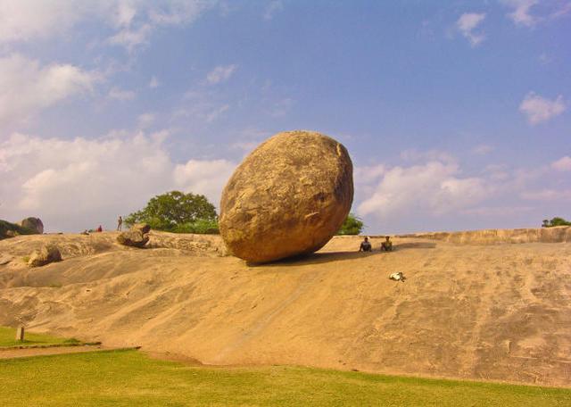 世界上最"怪"的5块石头,其中最险的那块在中国