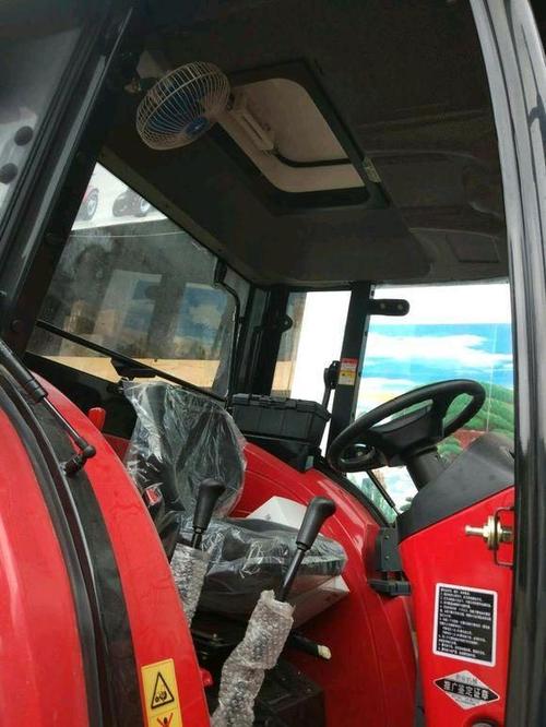 在农机人说事的互动圈子里,有位农机朋友上手了一台954拖拉机,东方红