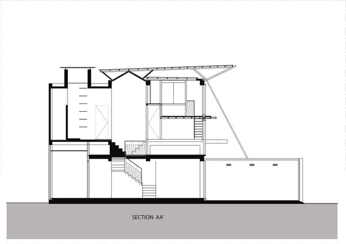 双层屋盖住宅 / khuon studio,剖面图