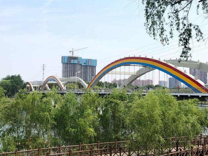漯河彩虹桥实行机非分道通行加强管护保障安全
