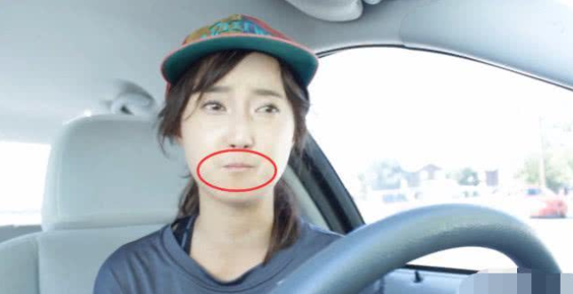 世界上最小的嘴巴韩国女子嘴巴仅3cm网友吃东西麻烦不