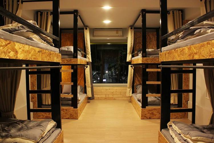 8人女生宿舍 (dormitory 8 beds (female))