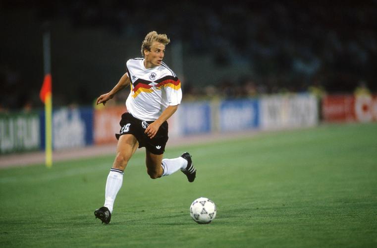 时他已成传奇|日签1999年1月17日,德国足坛巨星克林斯曼正式宣布退役