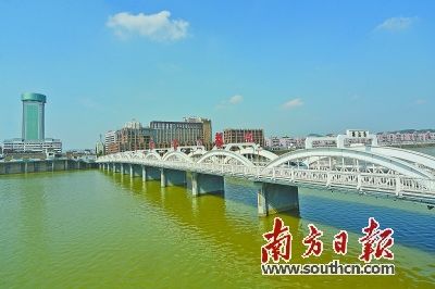 年代,梅州的华人华侨掀起修桥热潮,先后建成了梅江,锦江,梅东三座大桥