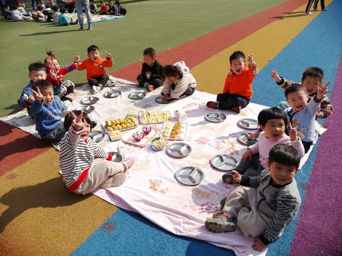 "感受阳光,触摸自然"——阳光国际幼稚园宝一班宝贝野餐活动!