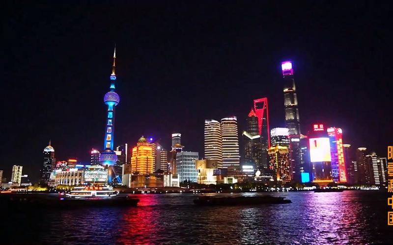能来上海看一下外滩夜景.再也没有遗憾了.这夜景值得带大家看