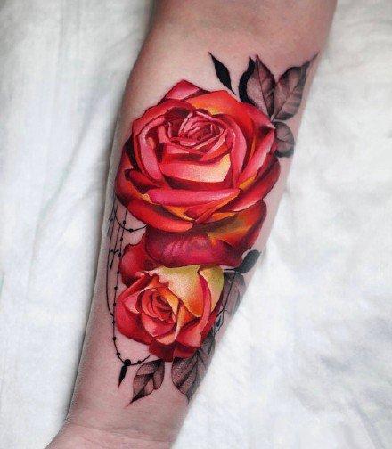 包臂包腿艳丽的16款红玫瑰纹身图案(9/16)
