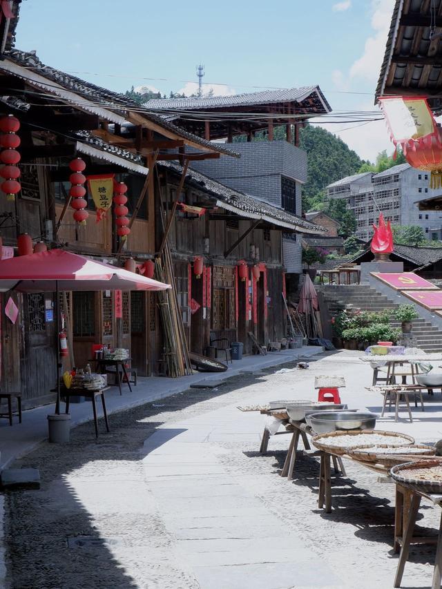 邵阳绥宁县寨市乡的深山峡谷中保留着一座近千年历史的红色革命古镇