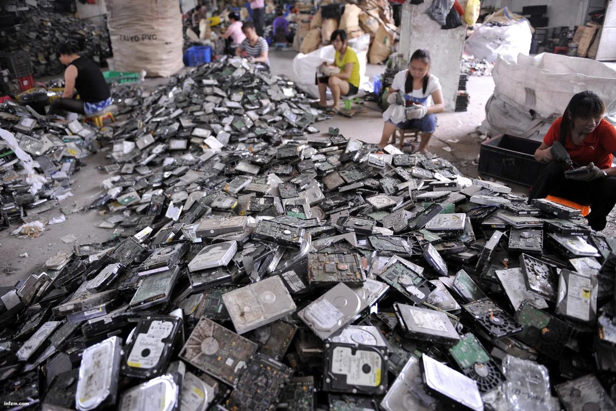 以聚集了众多从事电子垃圾回收企业的广东贵屿