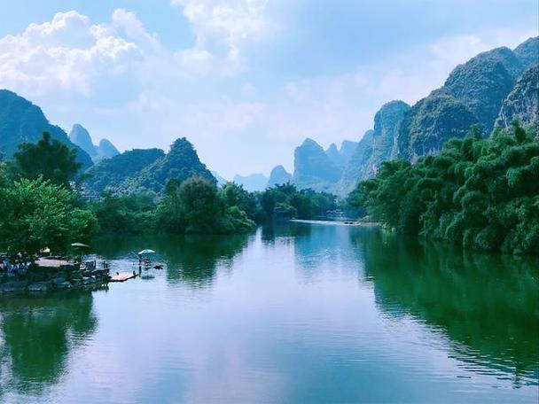 桂林山水甲天下:寻觅自然之美,让心灵在山水间徜徉