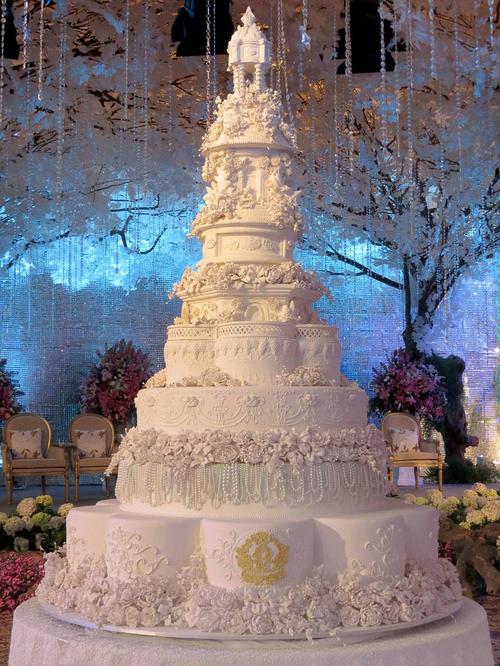 最豪华的蛋糕每个耗时1个月最贵可达400000英镑