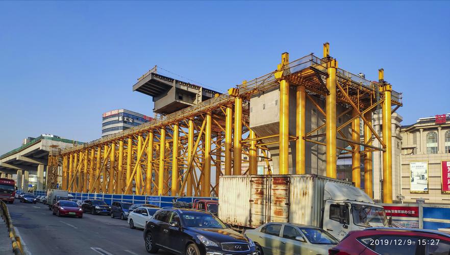 建设中的沪南公路 - s20跨线桥