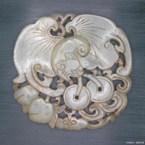 古玉佩是中国传统的玉器之一,自古以来就具有很高的收藏和装饰价值,是