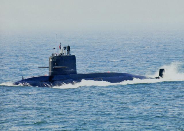 也是中国海军目前现役的最先进的常规动力潜艇,039b型潜艇与其它国产