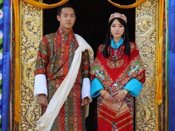 不丹王后佩玛与国王旺楚克之间的爱情,曾流放万里.