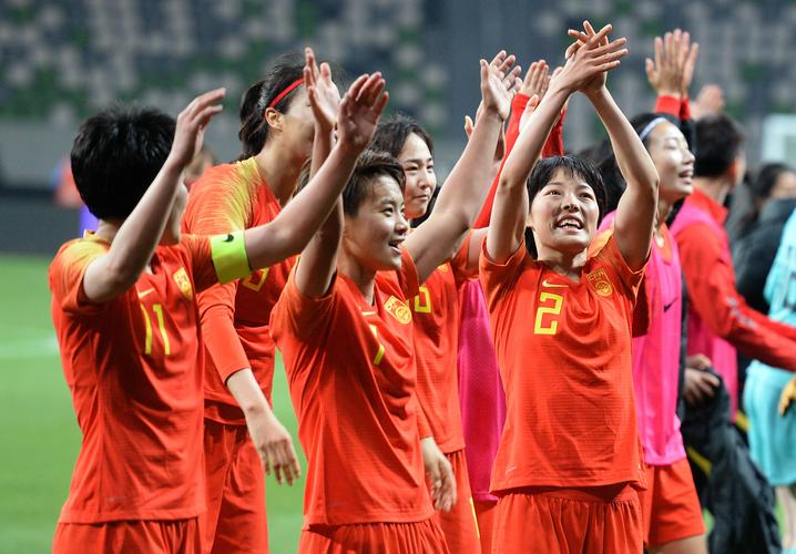 中国女足吐露心声球迷让我们体会万众一心贾指导鼓励我们要更勇敢