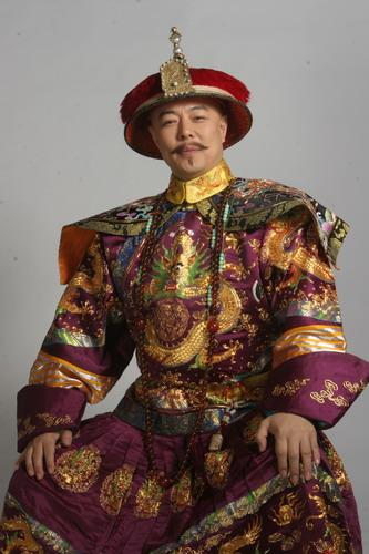 "皇阿玛"一语,已成为英籍华裔演员张铁林的代名词