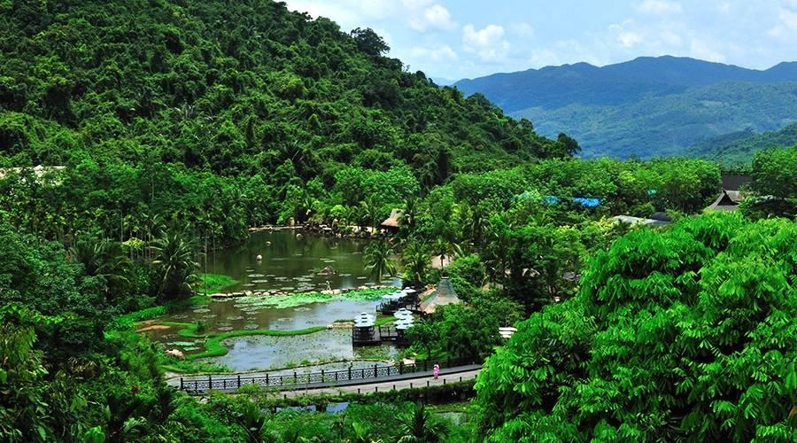 海南| 保亭 呀诺达热带雨林景区,景色宜人