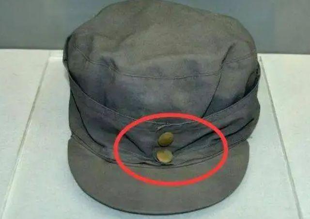 八路军军帽上,为何有两颗纽扣?以为无用,其实大有用处|帽徽_网易订阅