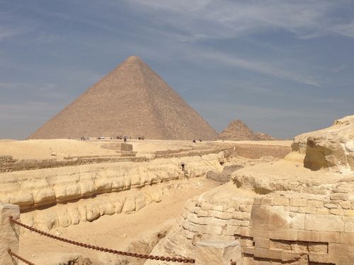 金字塔:古代世界八大奇迹之一,隐藏法老神秘力量的地方.
