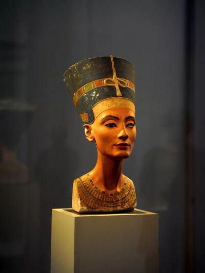 柏林埃及博物馆收藏的纳芙蒂蒂半身像(公元前14世纪),埃及从未放弃对
