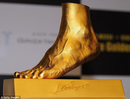 日本人用50斤黄金做梅西脚模 卖3200万人民币(图)