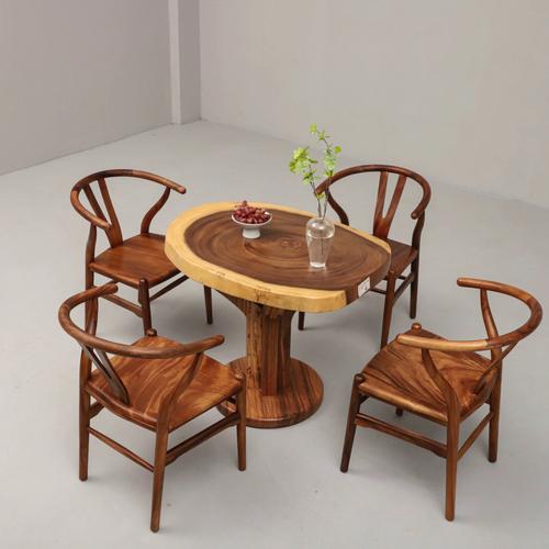 96胡桃木实木圆盘桌,采用整块胡桃木横切面制造而成的,完全保留树木