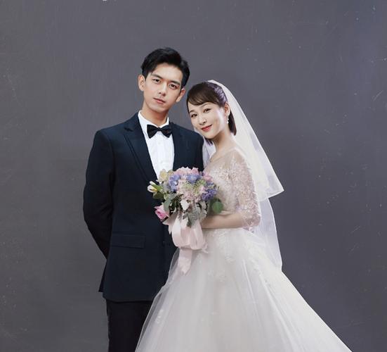 杨紫李现秘密领证官宣结婚三月就携手步入婚姻殿堂