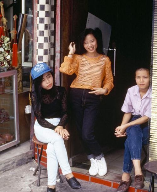 90年代深圳当时中国极其发达的城市年轻人思想开放穿搭前卫
