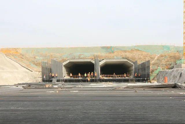 滕州墨子湖隧道建设加紧施工中确保隧道尽快通车