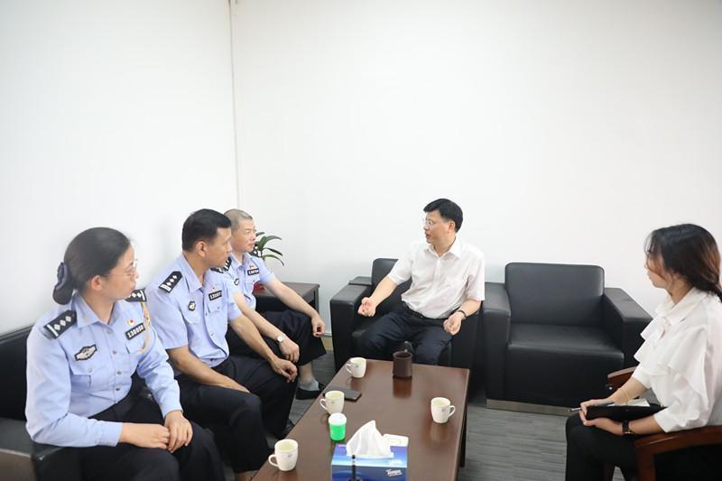惠环街道主要领导杨鸿辉与仲恺交警大队一行座谈交流