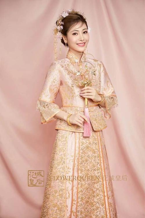中式粉色秀禾服