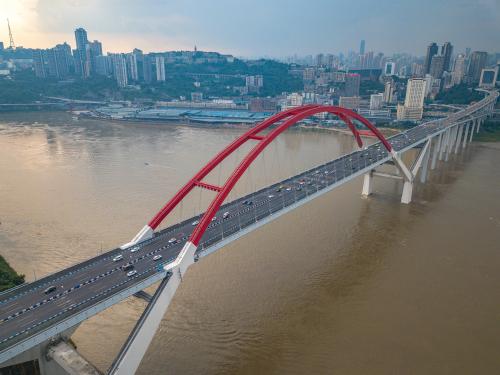 航拍重庆市菜园坝长江大桥