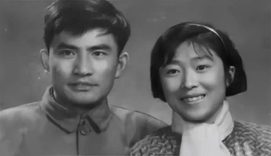 回顾杨在葆36岁入狱54岁娶小22岁娇妻前妻照片仍挂客厅