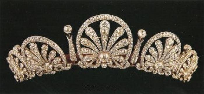 列支敦士登王室的第二顶王冠,来自玛丽王妃的娘家,kinskys伯爵家族
