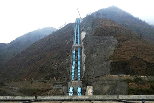 贵州水利1号工程提水泵站压力钢管安装完成