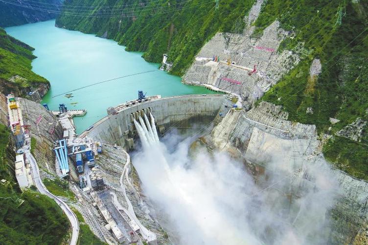 世界最高拱坝——雅砻江锦屏一级水电站大坝.