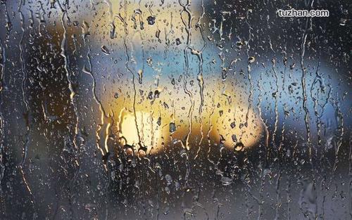 下雨天心情低落的说说 关于深夜望着窗外下雨的伤感说说有哪些?