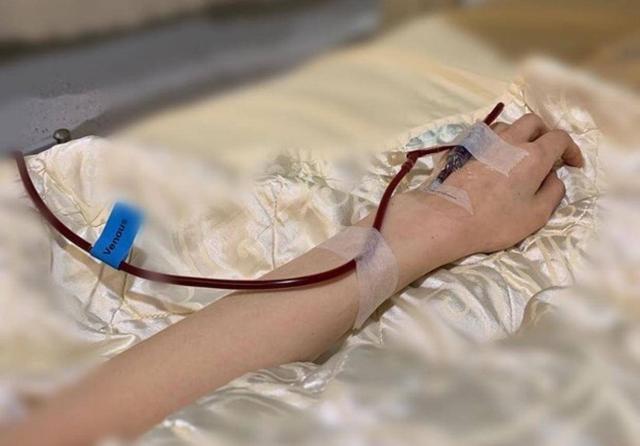 29岁香港歌手因血色素偏低入院输血积极抗癌7年成抗癌女战士