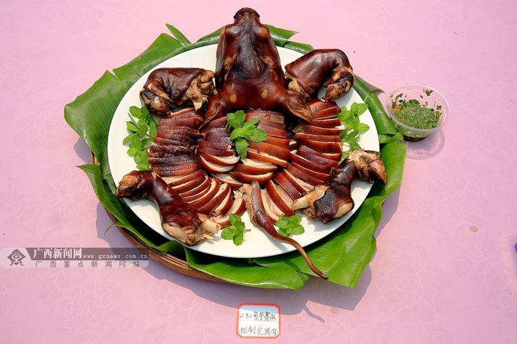 广西新闻网通讯员 罗希海摄凌云十佳特色菜肴之全鸭宴.