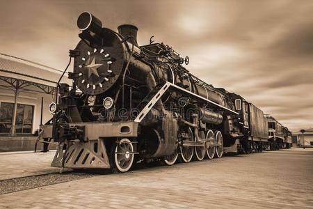 古代的火车餐车古代的黑的火车头照片