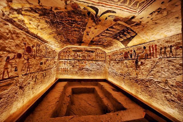 埃及法老王陵墓,3000多年前壁画上的法老与众神