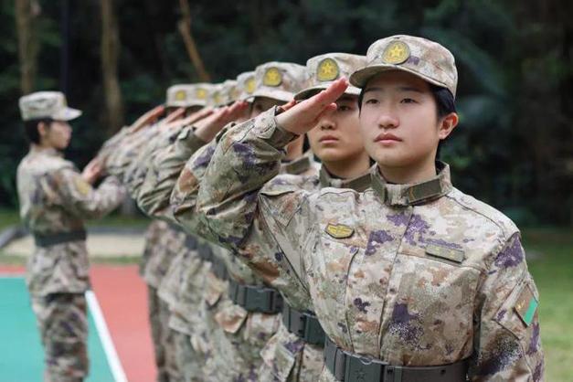 下连第一个月,女兵怎样适应部队生活|战友|新训|新兵入伍欢送仪式